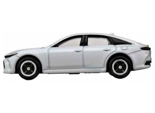 Load image into Gallery viewer, Takara Tomy Tomica #62 1/66 Toyota Crown Sedan Die-cast Model Car
