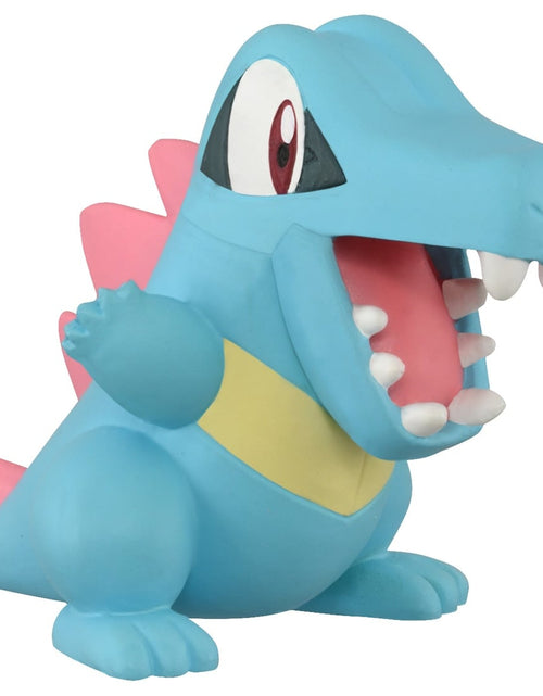 Load image into Gallery viewer, Takara Tomy Pokemon Pocket Monster Moncolle Totodile 4cm Mini Figure
