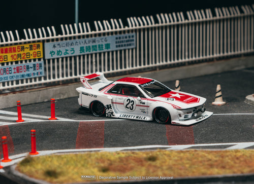 Load image into Gallery viewer, (Pre-order) Tarmac Works 1/64 LB-KAIDO WORKS Nissan R32 Skyline Tarmac Model Car
