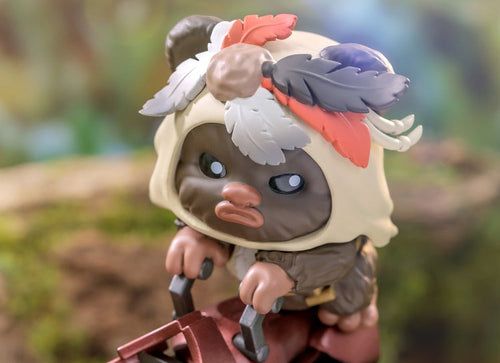 Load image into Gallery viewer, Hot Toys Star Wars Ewoks Cosbi Bobble-Head Collection Figure Set (Set of 8)
