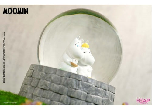 Load image into Gallery viewer, Soap Studio Moomin Family Moomin &amp; Snorkmaiden Couple Water Crystal Ball

