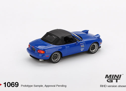 Load image into Gallery viewer, Mini GT #1069 Mazda Miata MX-5 (NA) Tuned Version Dark Blue LHD
