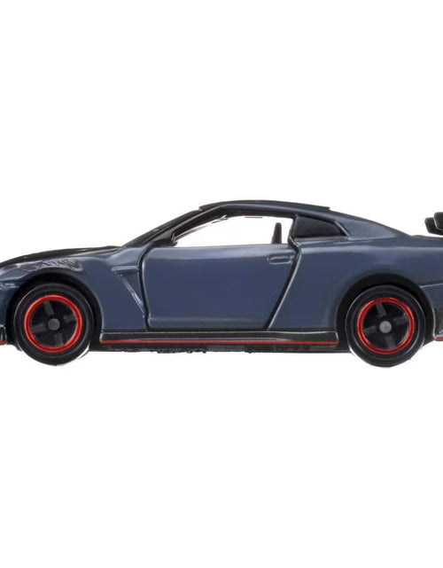 Load image into Gallery viewer, Takara Tomy Tomica 1:62 No.60 Nissan GT-R Nismo Diecast Mini Model Car
