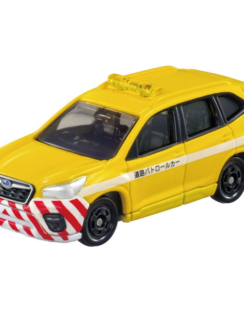Load image into Gallery viewer, Takara Tomy Tomica Town Highway 4x Gift Box Set
