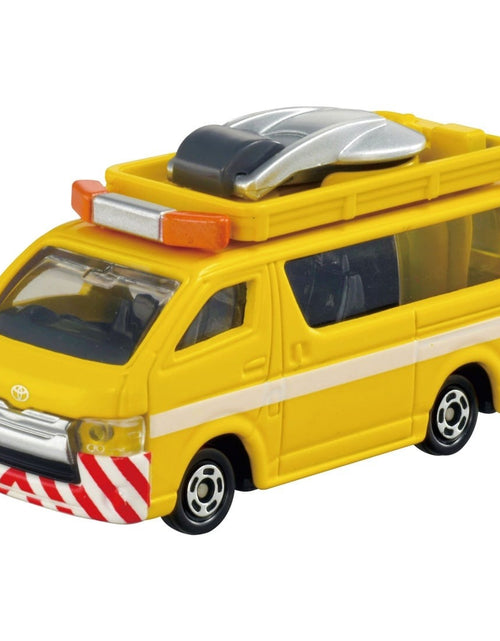 Load image into Gallery viewer, Takara Tomy Tomica Town Highway 4x Gift Box Set
