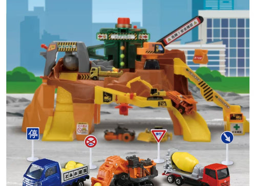 Load image into Gallery viewer, Takara Tomy Tomica World Rocks are Strewn About! Big Construction Site

