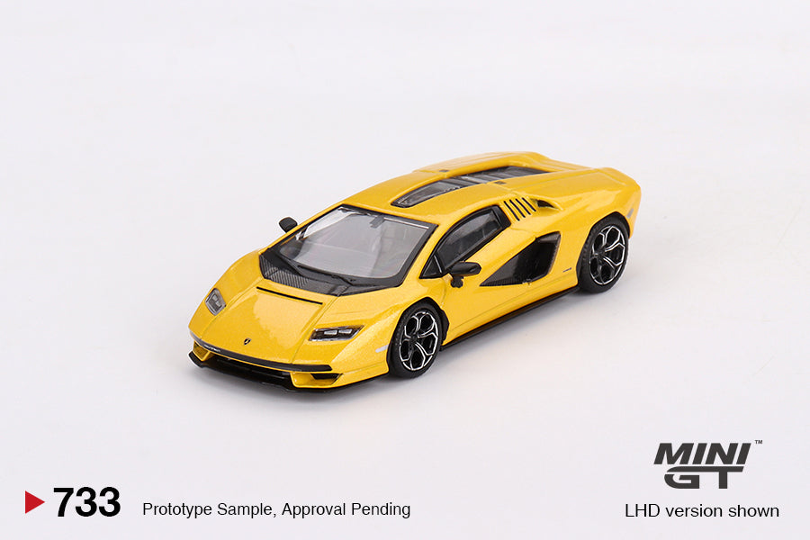 Mini GT #733 1/64 Lamborghini Countach LPI 800-4  New Giallo Orion