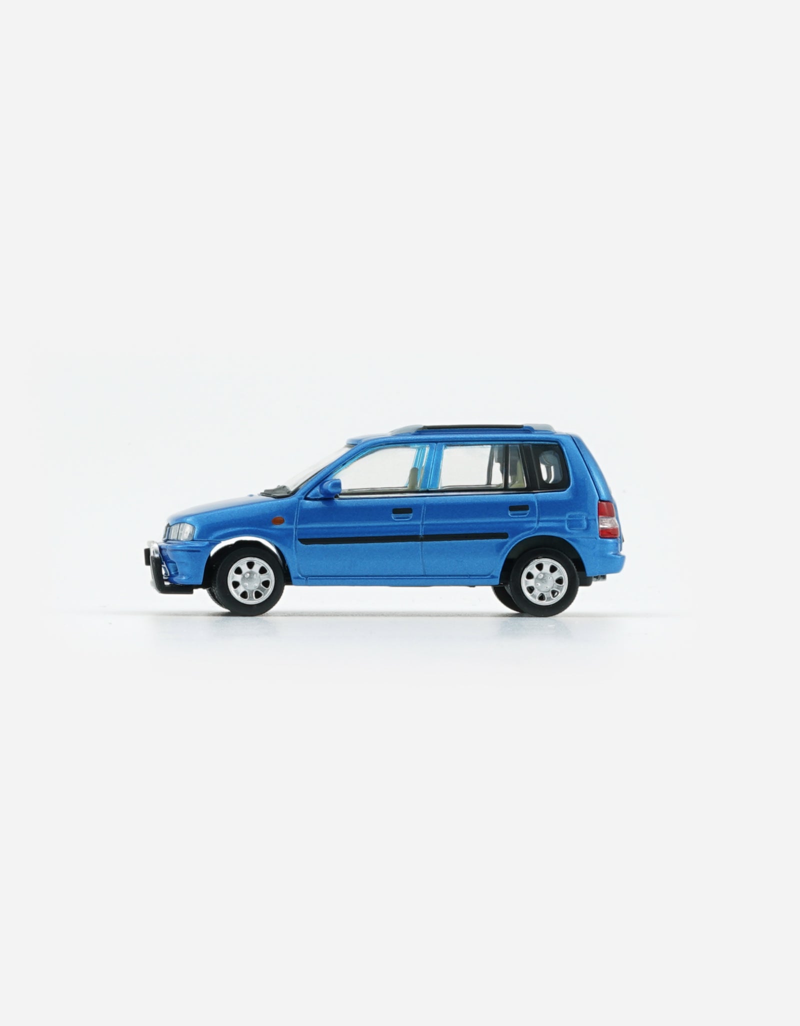 BMC 1/64 Mazda 1994 Demio (Metro) - Blue (RHD) Model with figures