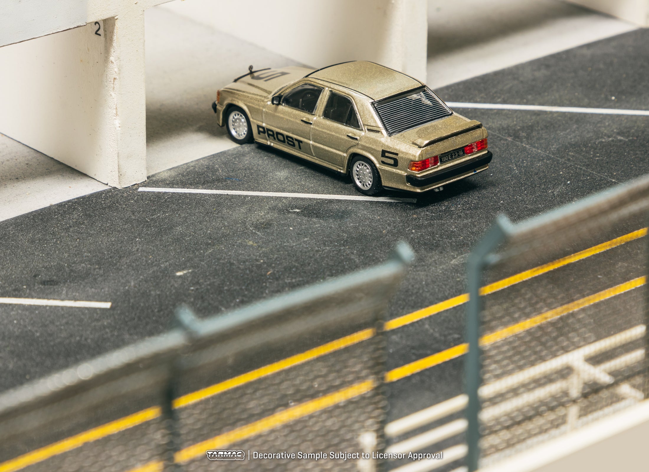 Tarmac Works 1/64 Mercedes-Benz 190 E 2.3-16 Race of Champion 1984