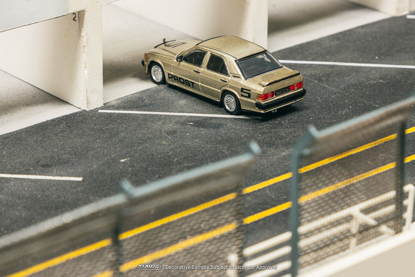 Tarmac Works 1/64 Mercedes-Benz 190 E 2.3-16 Race of Champion 1984