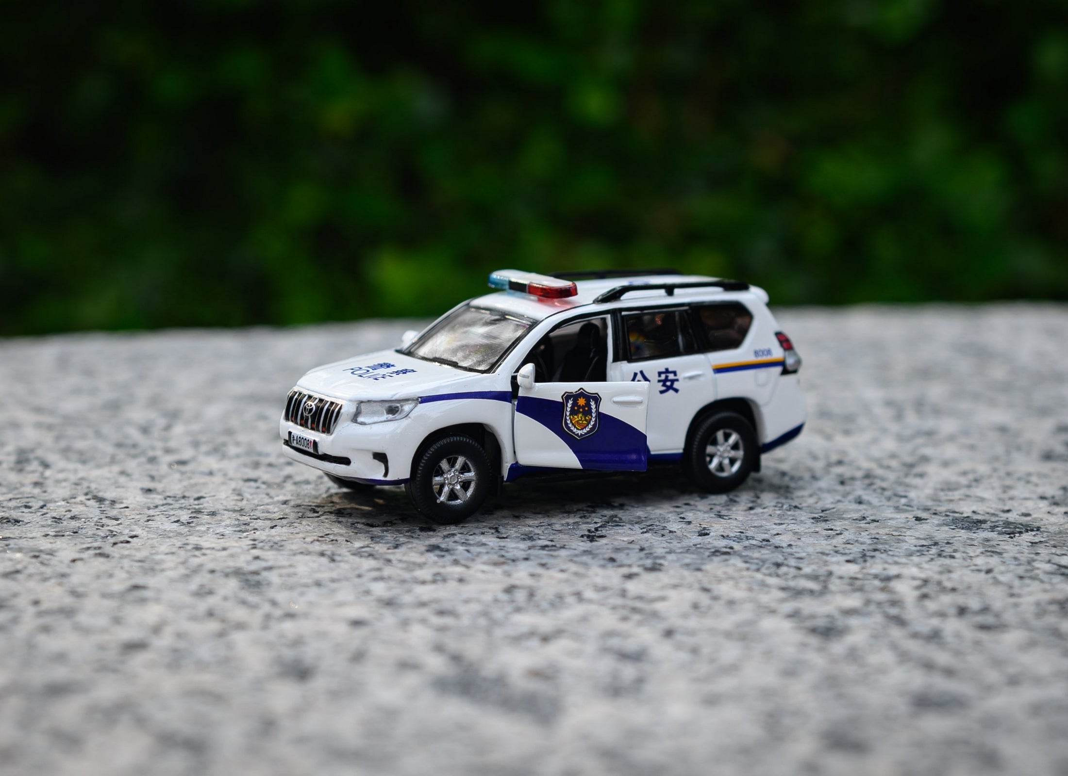 Tiny City Diecast CN03 - 1/64 Toyota Prado Gong An (8008) Model Car