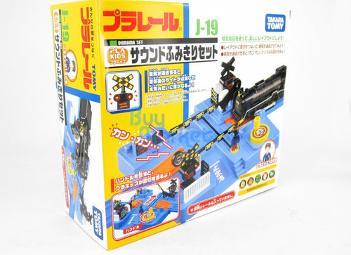 Load image into Gallery viewer, Takara Tomy Plarail Rail Train Accessories J-19 Plakids Sound Crossing Set Toy
