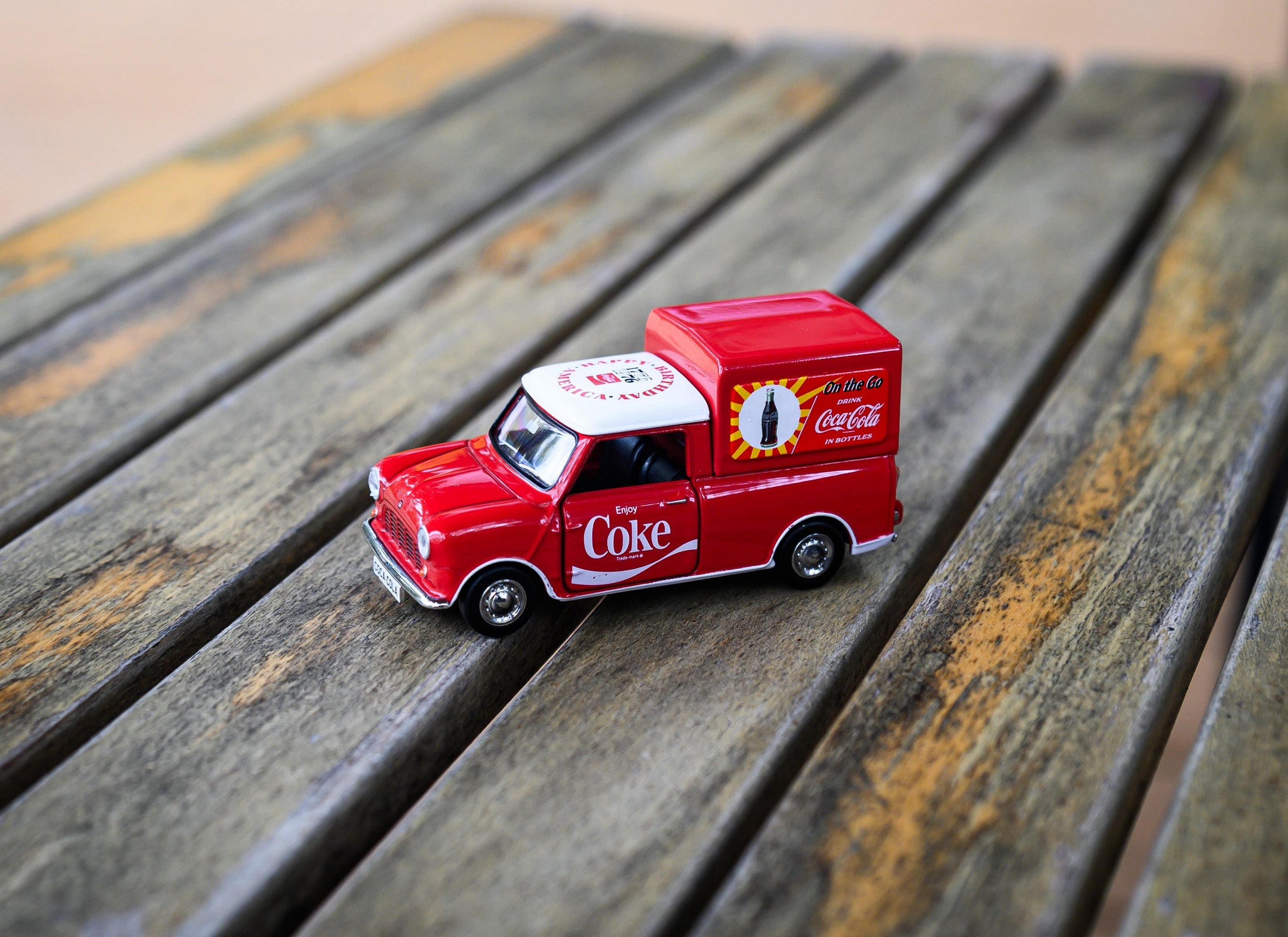Tiny City Die-cast Model Car - 1/50 Morris Mini Pickup Coca-Cola