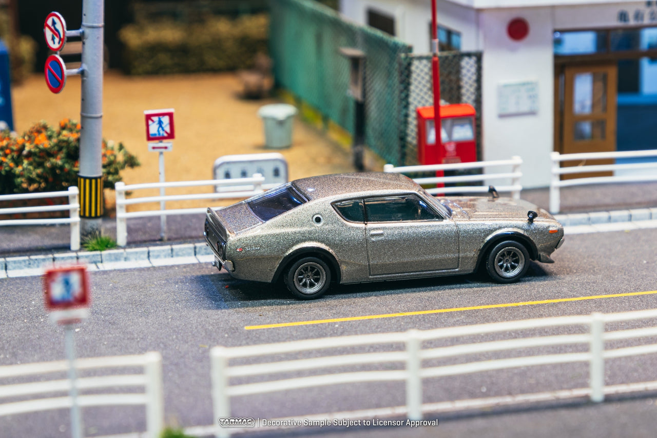 (Pre-order) Tarmac Works 1/64 Nissan Skyline 2000GT-R (KPGC110) Silver