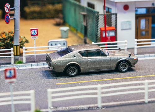 Load image into Gallery viewer, (Pre-order) Tarmac Works 1/64 Nissan Skyline 2000GT-R (KPGC110) Silver
