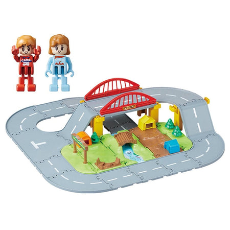 Takara Tomy Tomica Town Campsite 3D layout set with 2 mini figures