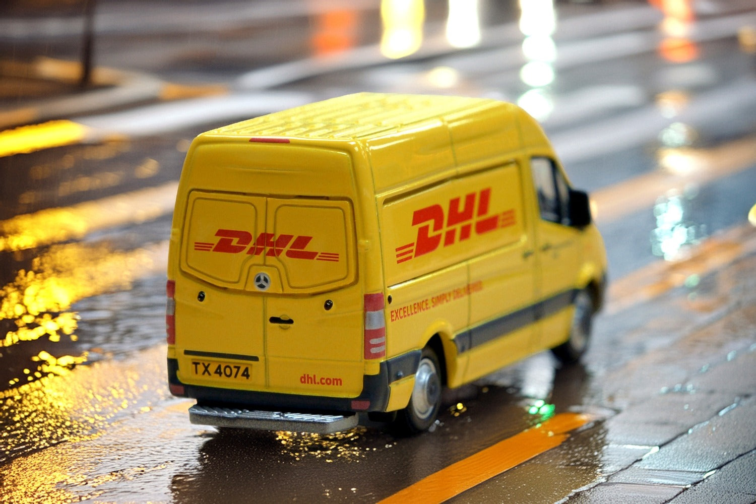 Tiny City 90 Die-cast 1/76 Model Car - MERCEDES-BENZ Sprinter FL DHL Model Car