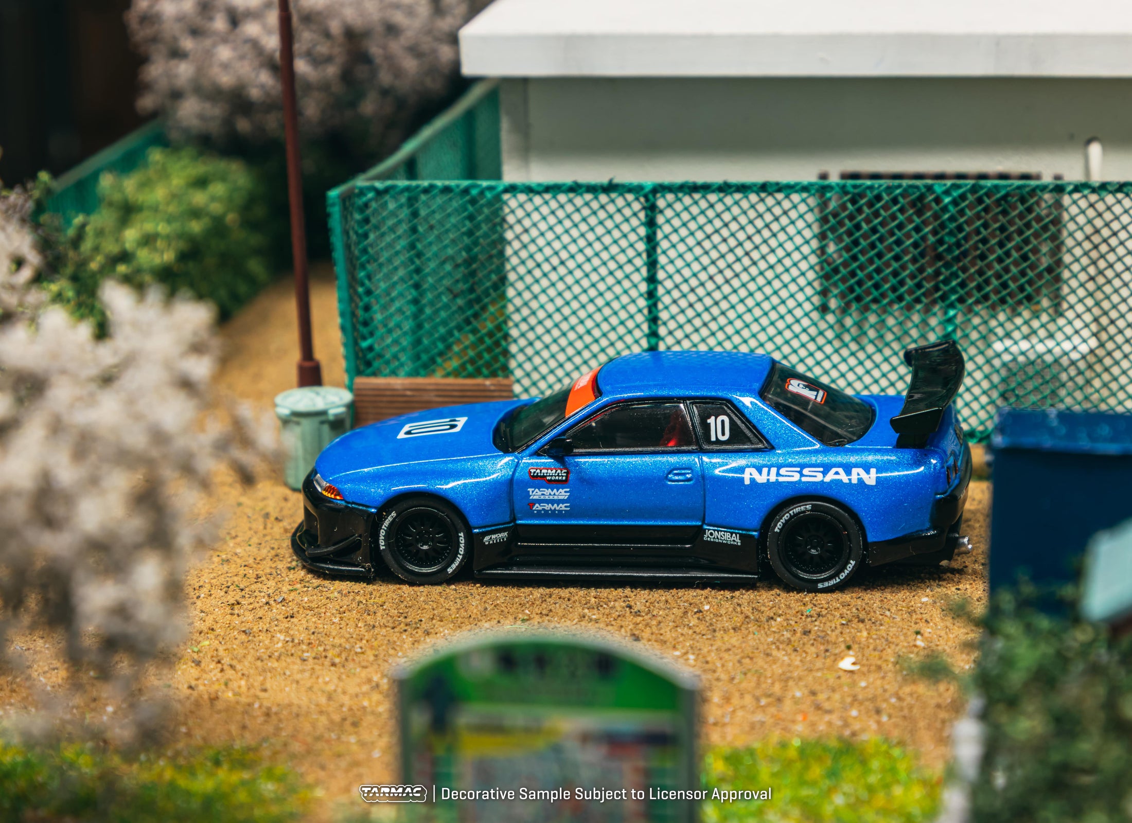 Tarmac Works Nissan Skyline (R32) Widebody 10th Anniversary Ver.