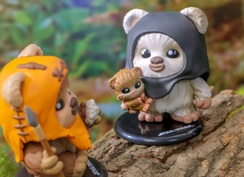 Load image into Gallery viewer, Hot Toys Star Wars Ewoks Cosbi Bobble-Head Collection Figure Set (Set of 8)
