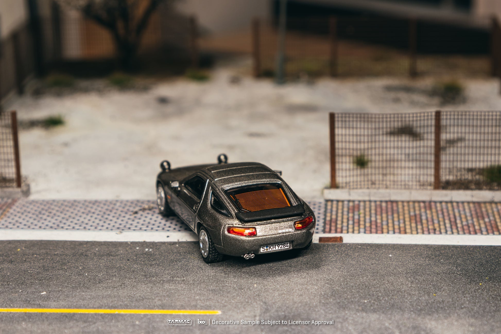 (Pre-order) Tarmac Works 1/64 Porsche 928 S4 Grey Metallic Diecast Model Car