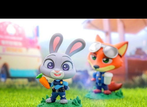 Load image into Gallery viewer, Hot Toys Zootopia Cosbi Collection Bobble-Head Figure Set (Full box set of 8)
