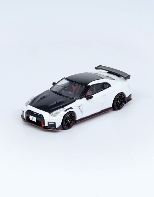 Load image into Gallery viewer, INNO64 1/64 NISSAN GT-R (R35) NISMO White Model Car
