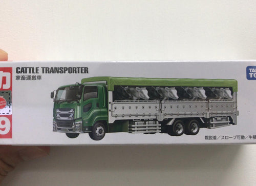 Load image into Gallery viewer, Takara Tomy TOMICA No.139 Long Cattle Transporter vehicle with Cows Japan
