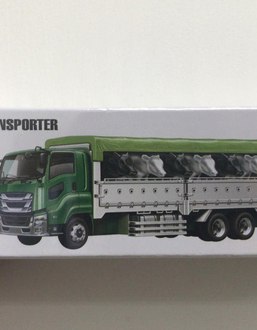 Load image into Gallery viewer, Takara Tomy TOMICA No.139 Long Cattle Transporter vehicle with Cows Japan
