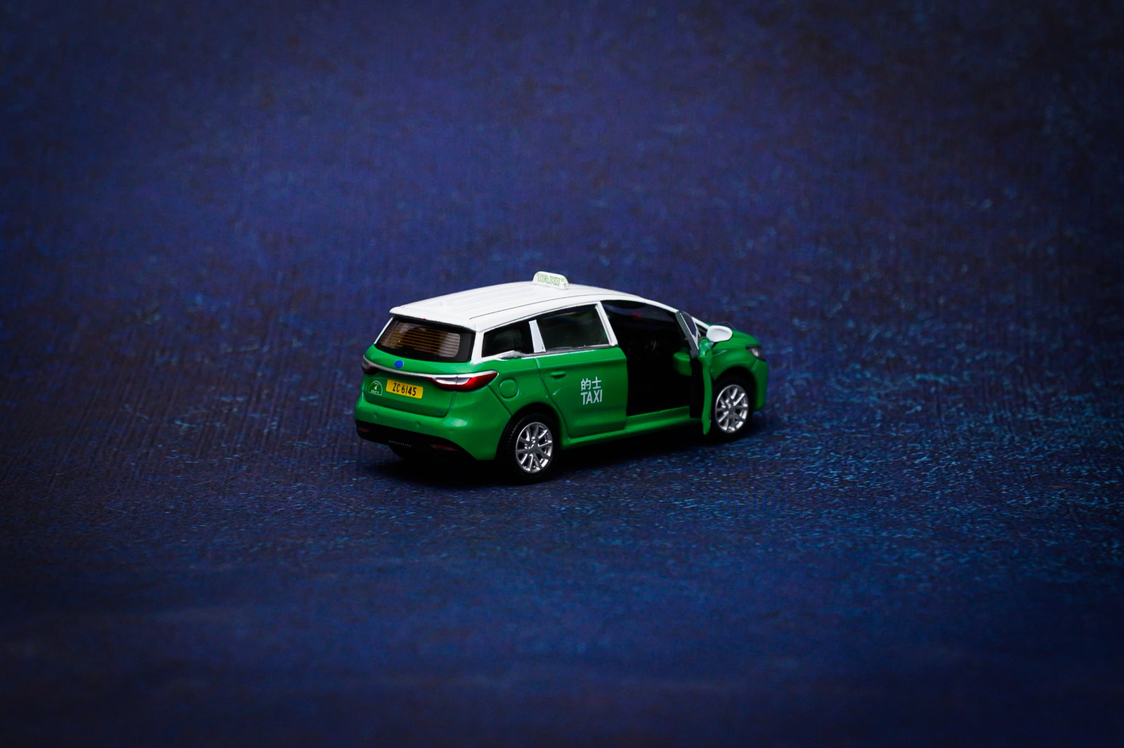 Tiny City PTV22 Die-cast Model Car - e6 Electric Taxi (New Territories) (ZC8145)