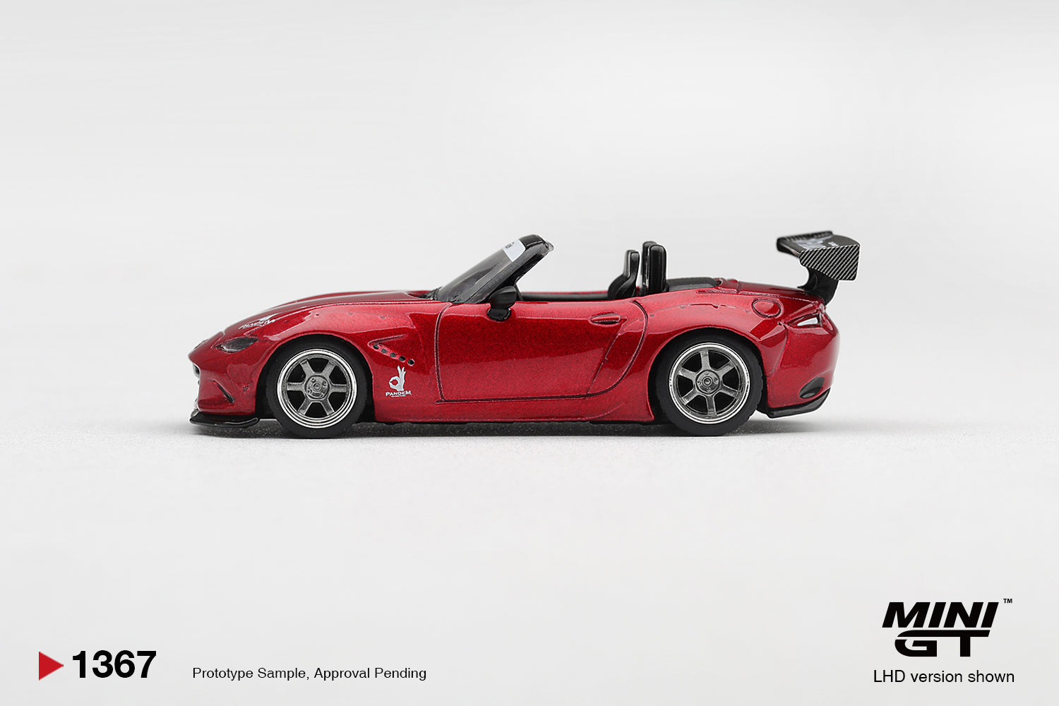 (Pre-order) Mini GT #1367 Mazda Miata MX-5 (ND) Pandem Kodo Red 2015 LHD