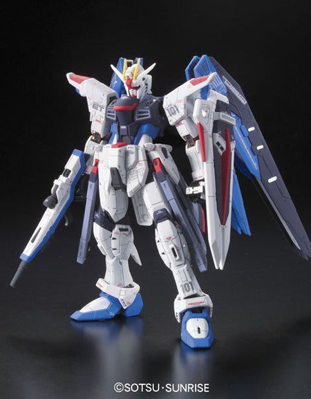 Bandai RG 1/144 ZGMF-X10A Freedom Gundam (Gundam Model Kits)