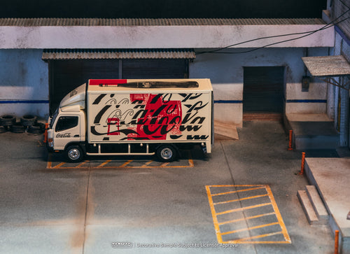 Load image into Gallery viewer, (Pre-order) Tarmac Works 1/64 Mitsubishi Fuso Canter COCA- COLA Model Car
