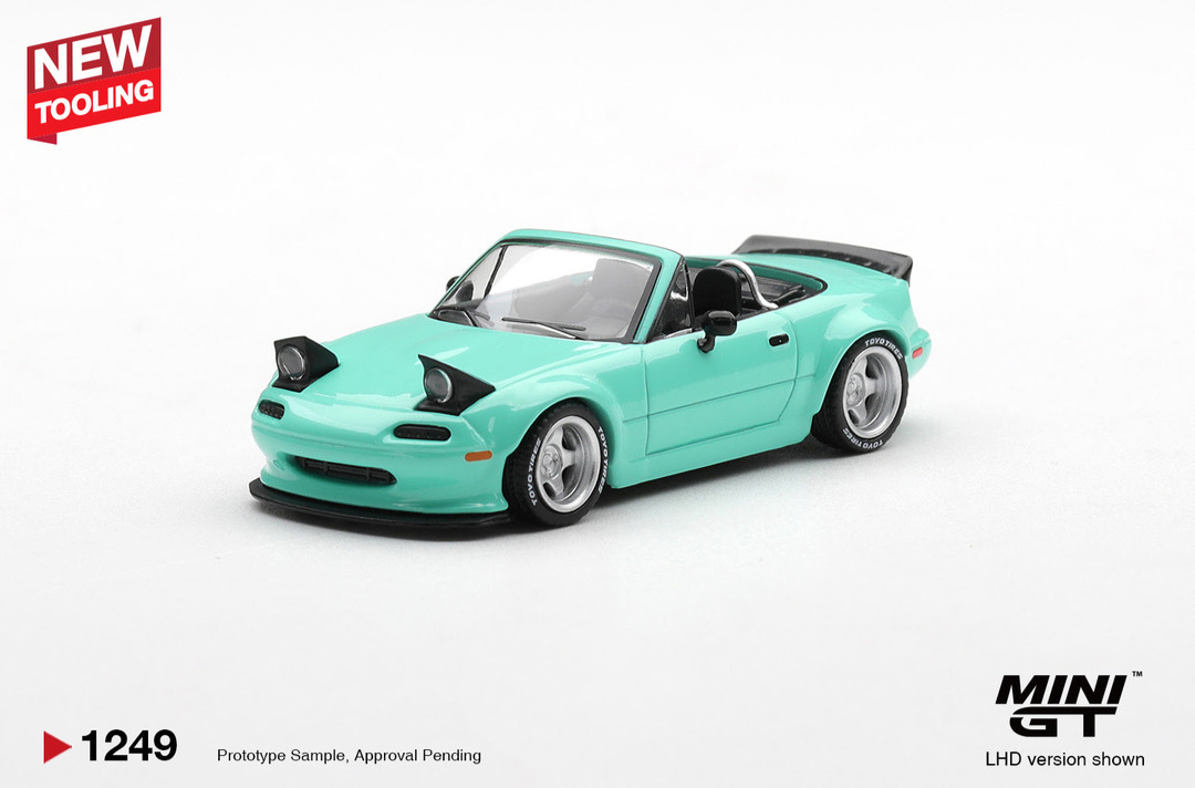 (Pre-order) Mini GT #1249 Mazda MX-5 (NA) Pandem Mint Green LHD Diecast Model