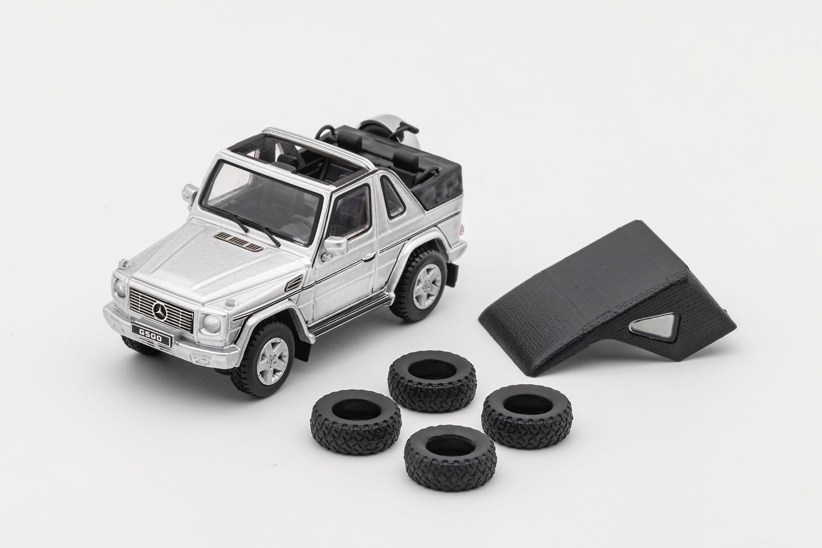 GCD 1/64 Mercedes-Benz G500 Cabriolet SIiver LHD (With Accessories)