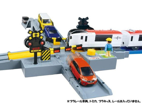 Load image into Gallery viewer, Takara Tomy PA Plarail Accessory J-20 Automatic Railroad Crossing Toy Japan
