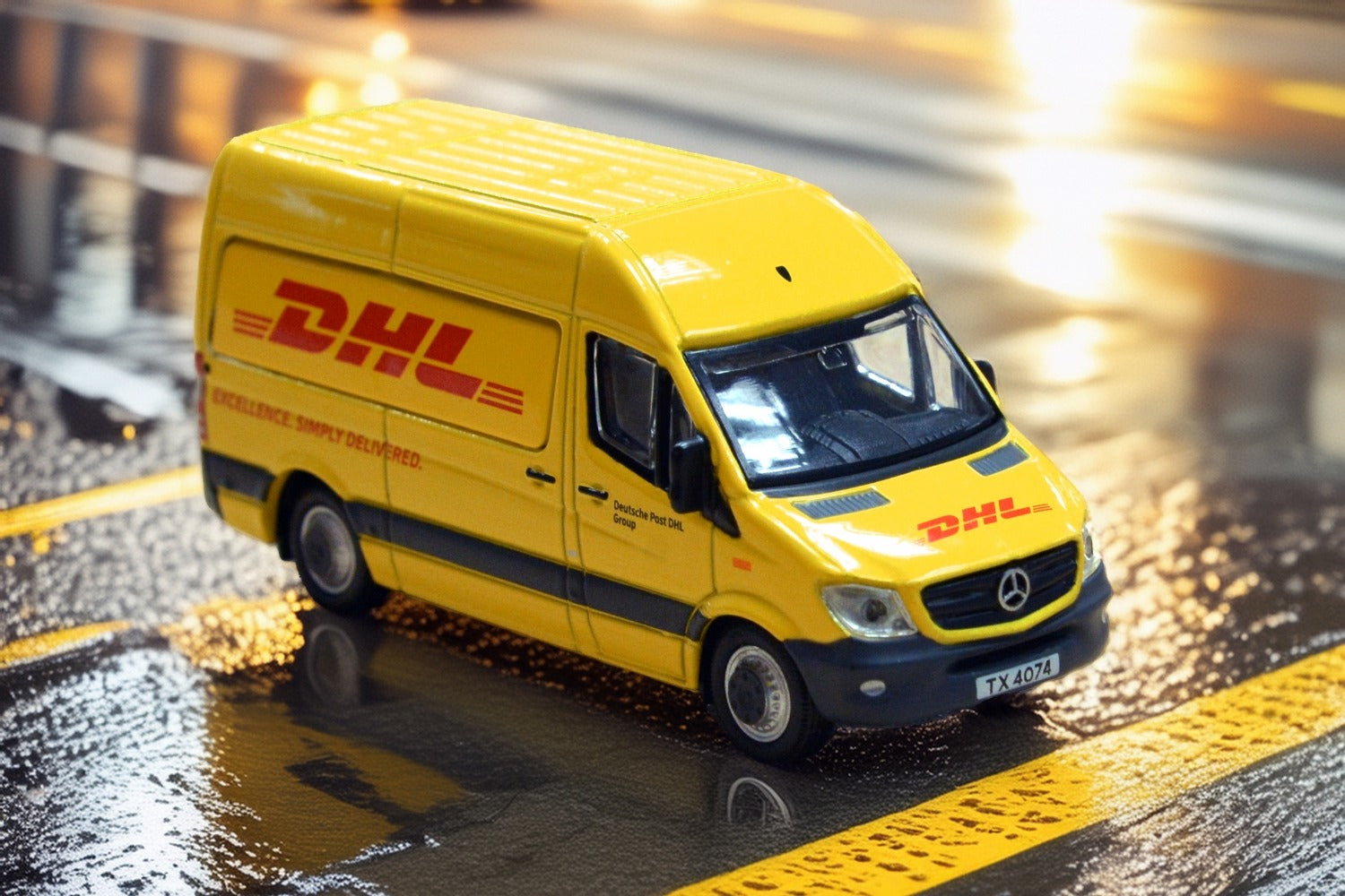 Tiny City 90 Die-cast 1/76 Model Car - MERCEDES-BENZ Sprinter FL DHL Model Car