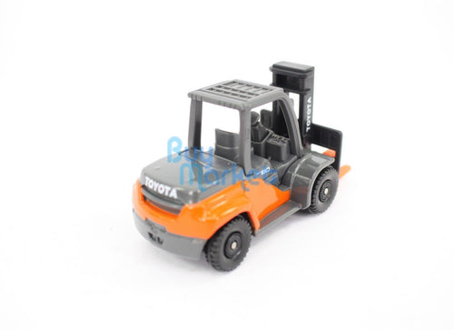 Load image into Gallery viewer, Takara Tomy Tomica #111 Toyota L and F Geneo Stacker 1/62 Diecast Toy Car
