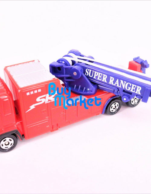Load image into Gallery viewer, Takara Tomy Tomica 132 Yokohama Fire Bureau Super Ranger Mobility Towing diecast
