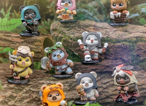 Load image into Gallery viewer, Hot Toys Star Wars Ewoks Cosbi Bobble-Head Collection Figure Set (Set of 8)
