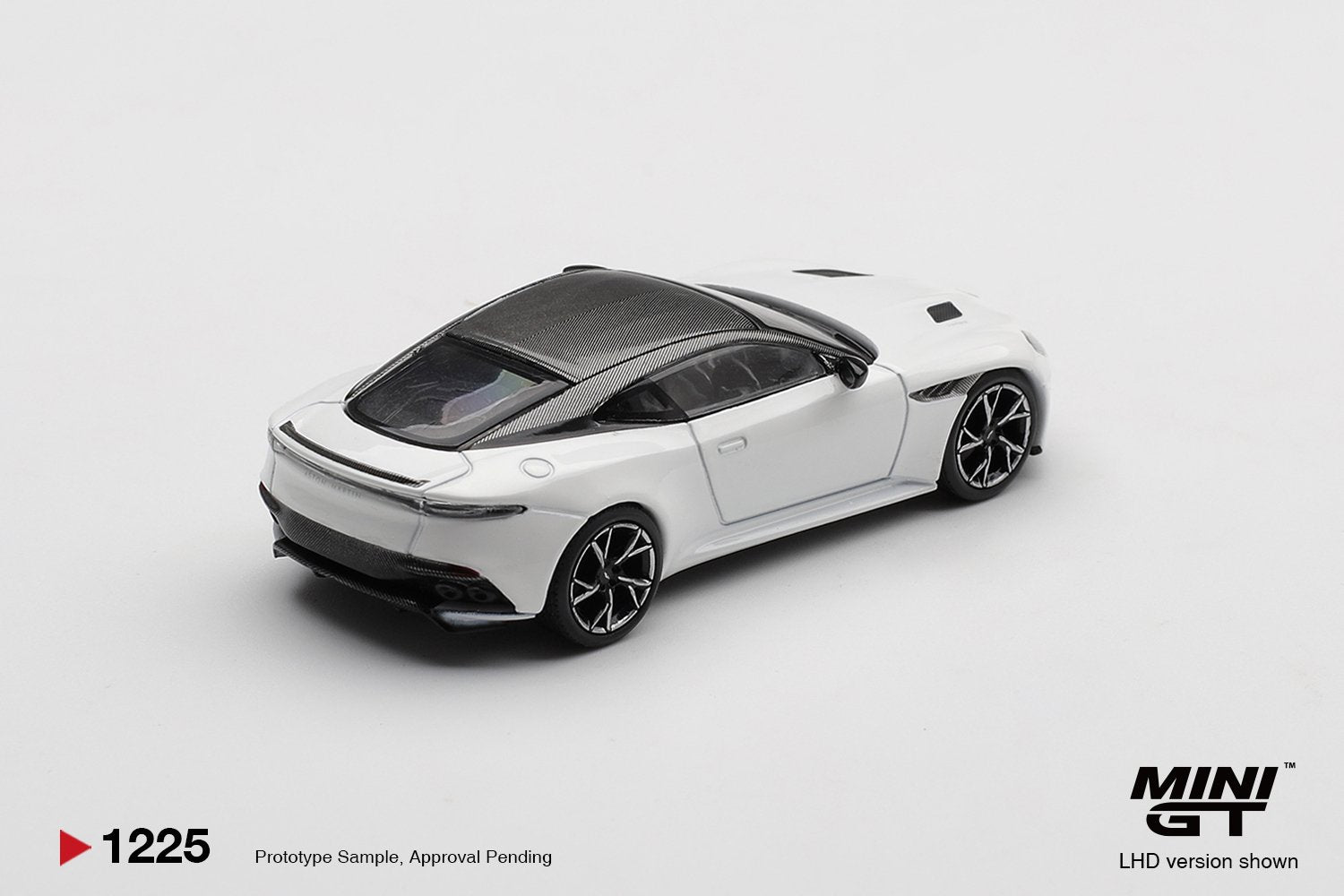 MINI GT #1225 Aston Martin DBS Stratus White LHD Diecast Model Car