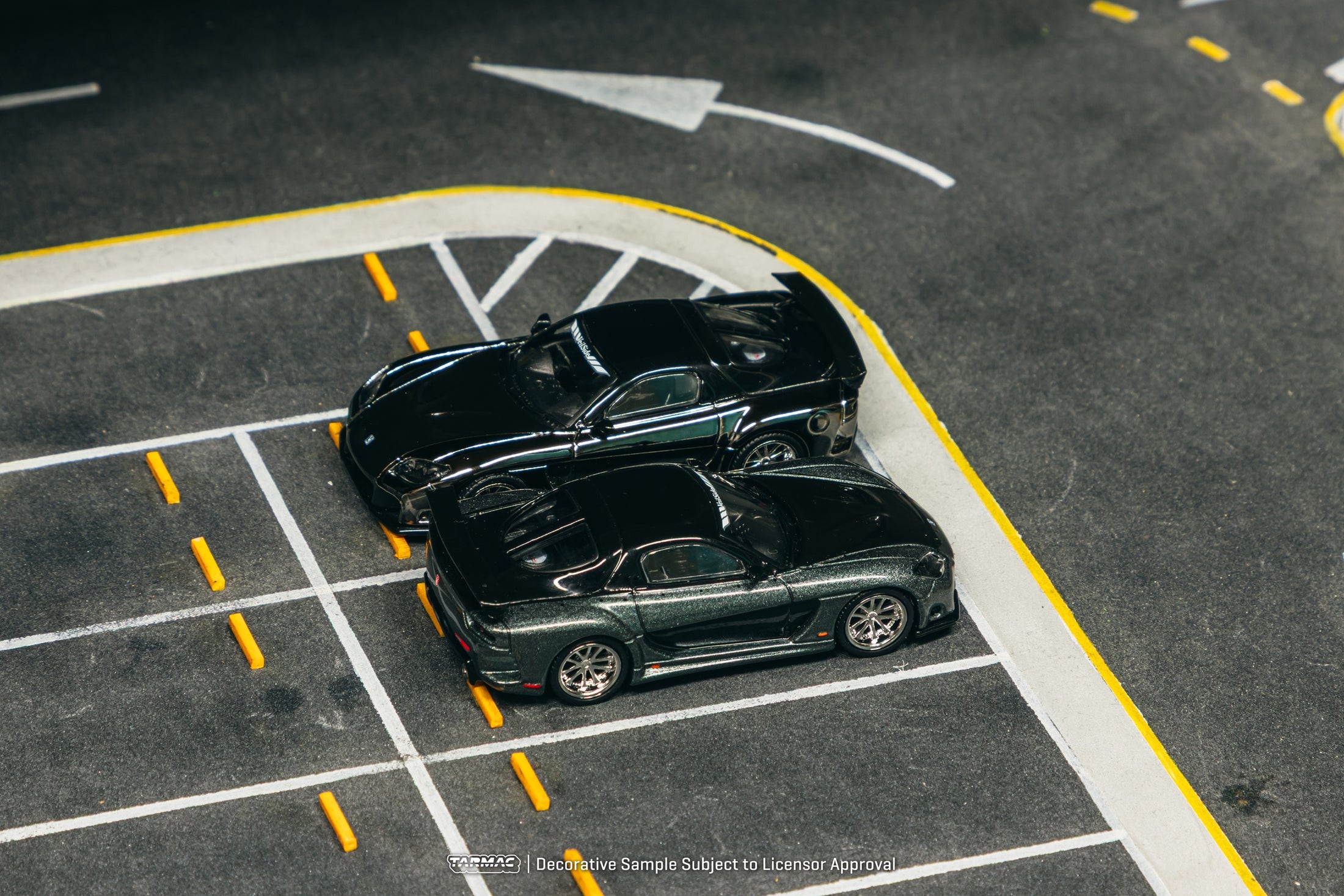 Tarmac Works 1/64 Mazda RX-7 VeilSide Fortune7 Grey metallic / Black