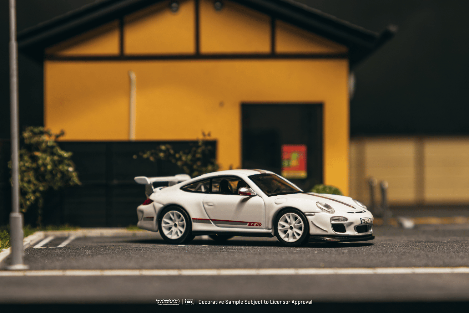 (Pre-order) Tarmac Works 1/64 Porsche 911 GT3 RS 4.0 (997.2) White