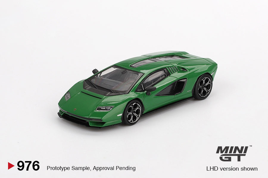 Mini GT #976 Lamborghini Countach LPI 800-4 Verde Medio Model Car