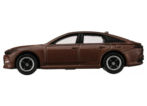 Load image into Gallery viewer, Takara Tomy Tomica #62 1/66 Toyota Crown Sedan (1st) Die-cast Model Car

