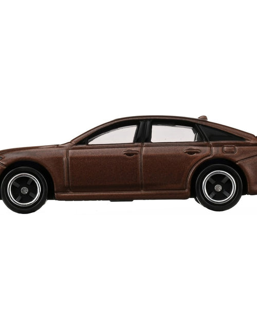 Load image into Gallery viewer, Takara Tomy Tomica #62 1/66 Toyota Crown Sedan (1st) Die-cast Model Car

