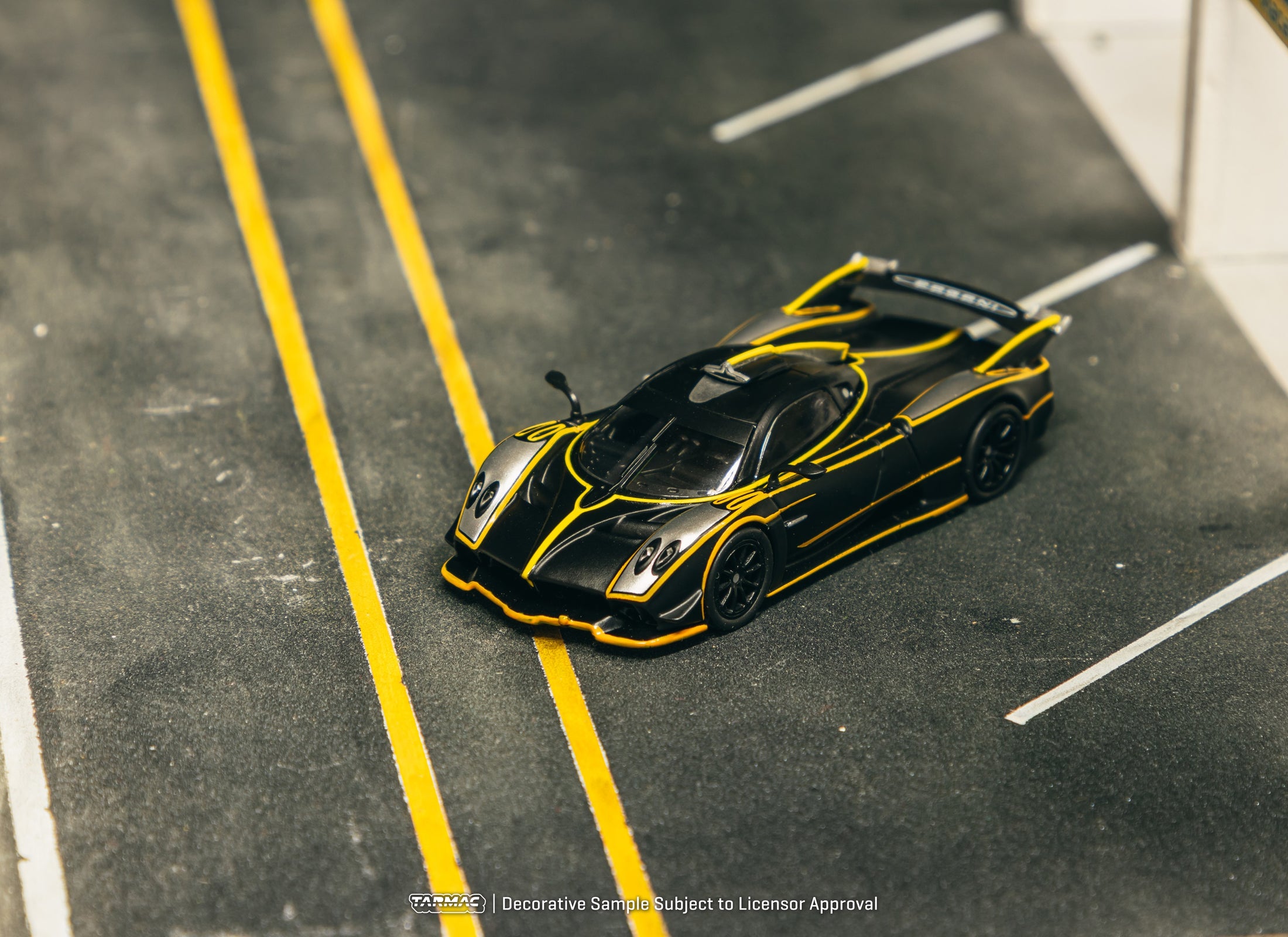 Tarmac Works 1/64 Pagani Huayra R Matt Black / Silver Model Car