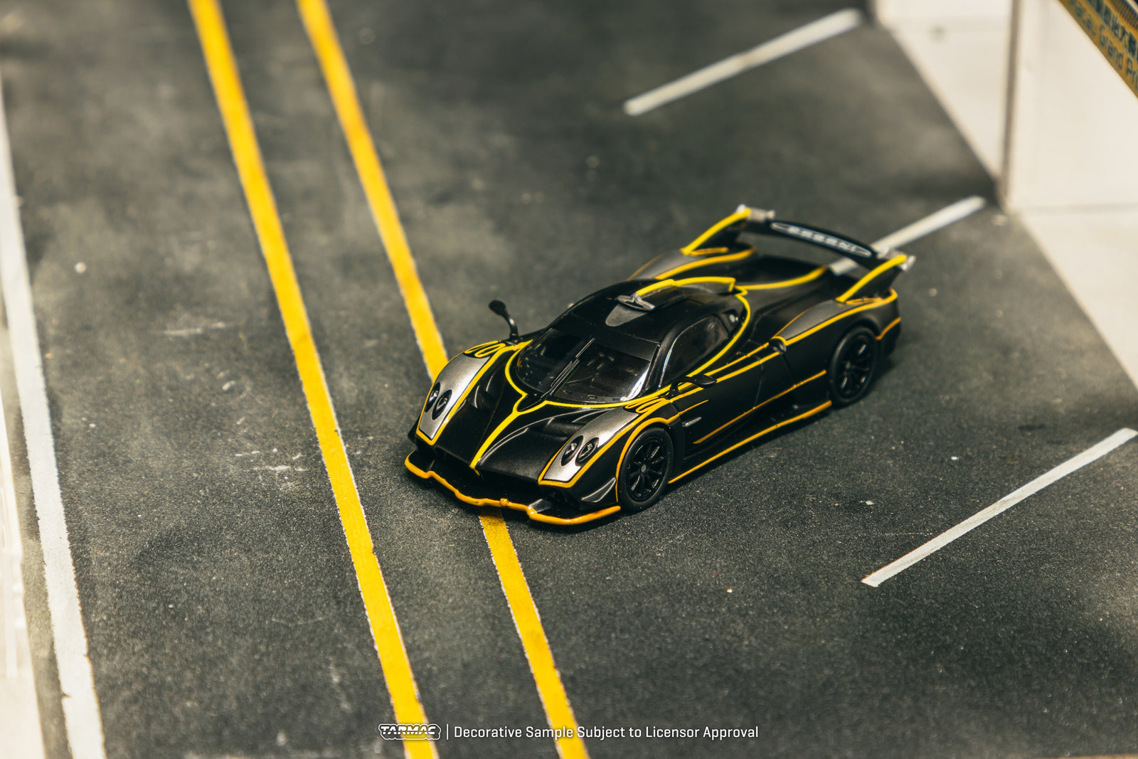 Tarmac Works 1/64 Pagani Huayra R Matt Black / Silver Model Car