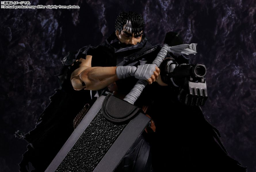 Bandai Tamashii S.H.Figuarts GUTS (BERSERKER ARMOR) Action figure