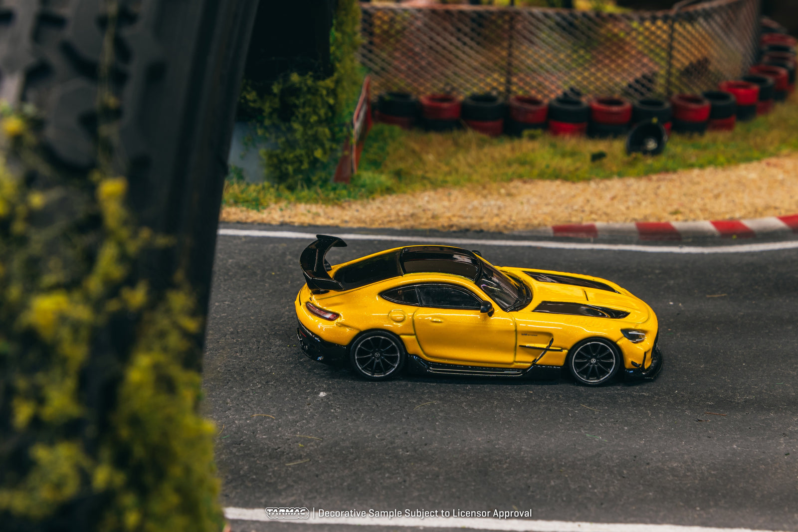 Tarmac Works 1/64 Mercedes-Benz AMG GT Black Series SHMEE150 Model
