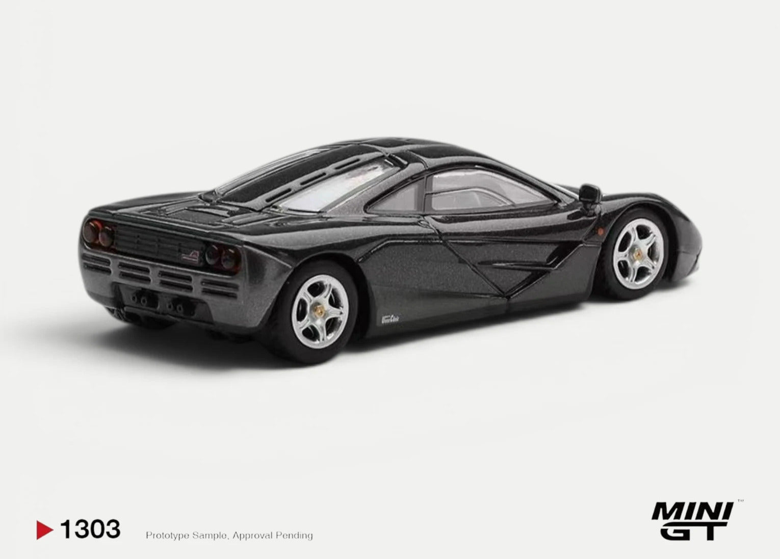(Pre-order) Mini GT #1303 McLaren F1 Blue Black Metallic LHD Diecast Model Car